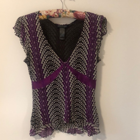 Nice 100% silk top. - Picture 1 of 7